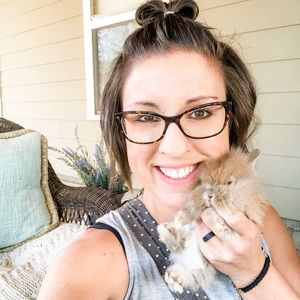 Meet your Posher, Danielle